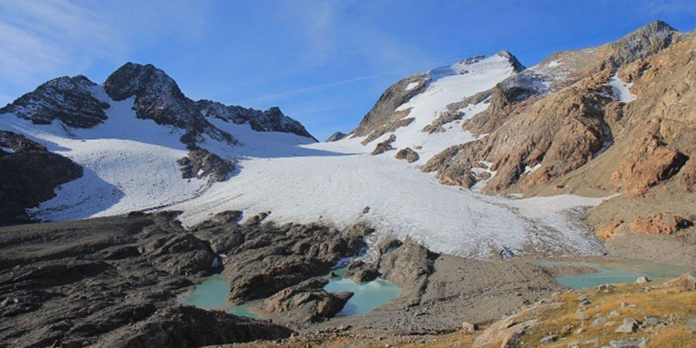 Vue du glacier Saint Sorlain très peu enneigé