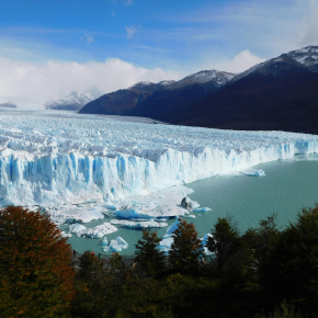 Permafrost et fonte des glaces dans un paysage de montagne